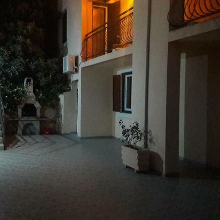 Apartments Antonio Stari Grad  Eksteriør bilde
